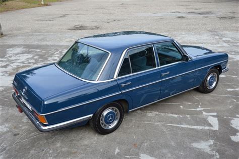 Classic Park Cars | Mercedes-Benz 280 E Automatic (W114)