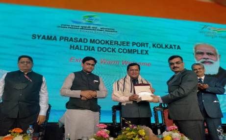 Shri Sarbananda Sonowal flags off maiden voyage of shipment of steel ...