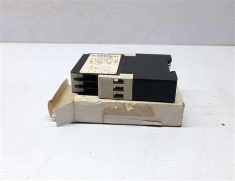Telemecanique RE4-TL11BU Time Delay Relay RE4 TL11BU 0.05s-300h 24VDC ...