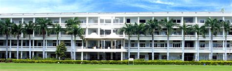 H. R. Patel Institute of Pharmaceutical Education and Research, Shirpur