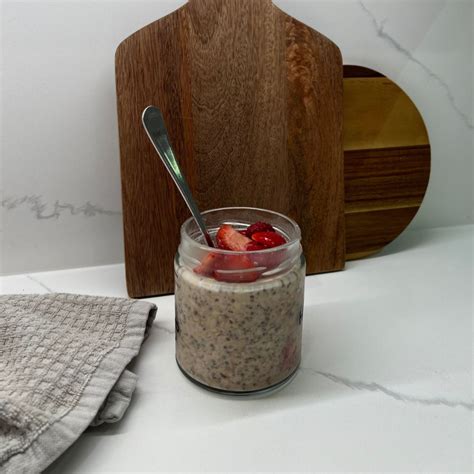 Strawberry Overnight Oats | Nutrition With Juliana