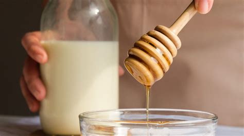 Milk and honey scrub: Pick from the best ones for a glowing skin