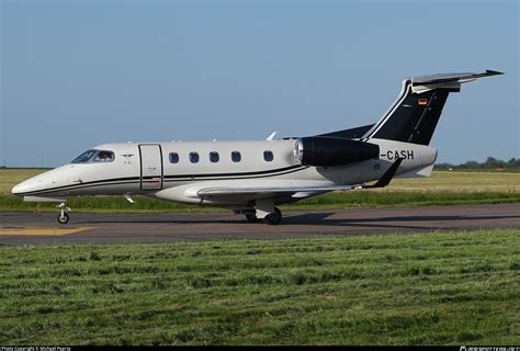 D-CASH Air Hamburg Embraer EMB-505 Phenom 300 Photo by Michael Pearce ...