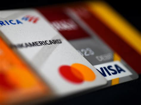 Americans are piling up credit card debt — and it could prove very ...