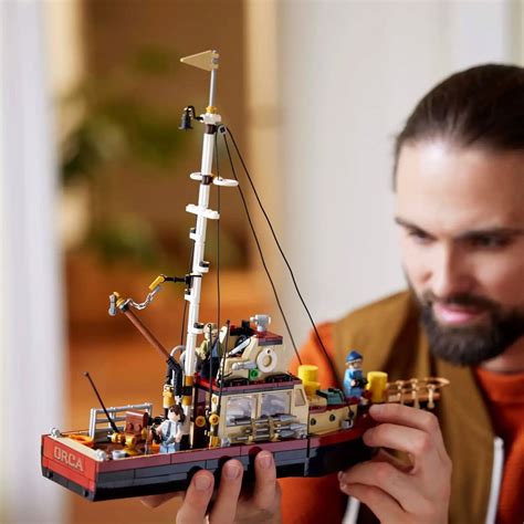 LEGO JAWS Set - 1,497 Pieces! | The Green Head