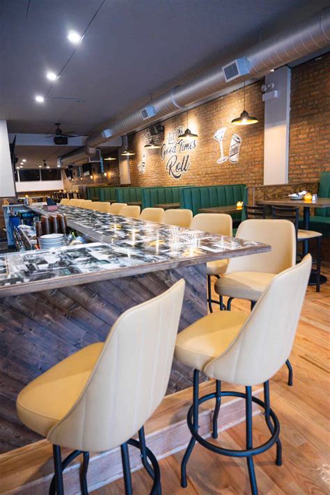 Avenue Tap and Kitchen Chicago Happy Hour - HHRevolution