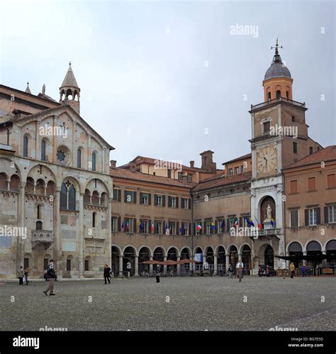 Old town parma emilia romagna italy hi-res stock photography and images ...
