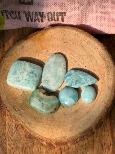 Cabochons – Witch Way Out IN