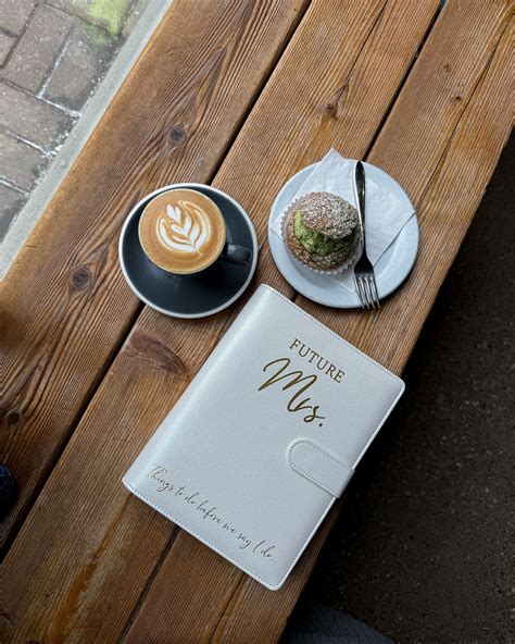 ANNABELLE HAYES 🇬🇭🇵🇭 | December.jpg 🥰 As this year closes, my heart is full of gratitude and ...