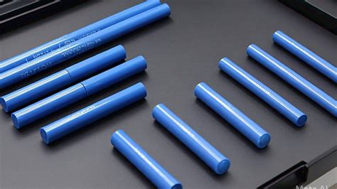 Blue eyeliner: Top 8 picks to rock the vibrant and cool hue this summer ...