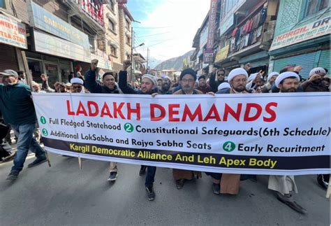 Ladakh Residents March in Protest Demanding Statehood | NewsClick