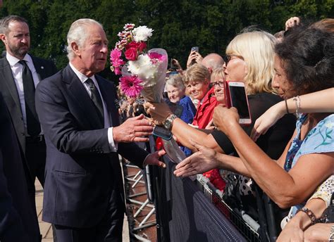 In pictures: Coronation exhibition - BBC News