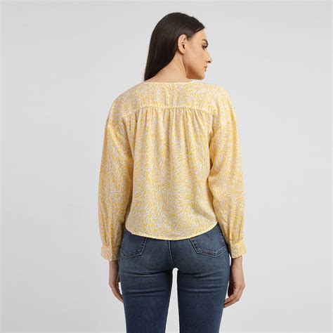 Women Regular Fit Tops – Levis India Store