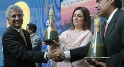 ril: Mukesh Ambani’s right hand pledges INR100 crore worth RIL shares ...