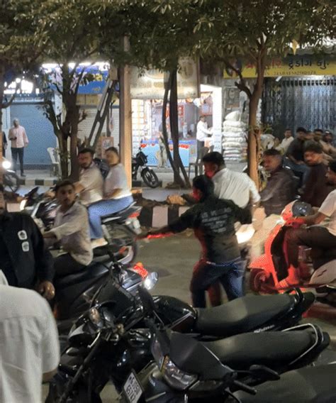 Yogi Chowk Rickshaw Driver Assaulted Over Kathiawadi Society Abuse
