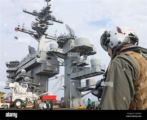 The U.S. nuclear-powered aircraft carrier George Washington is pictured ...