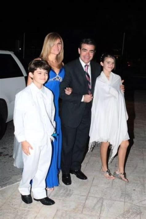 Se casan Alexander Acha y Christiane Burillo