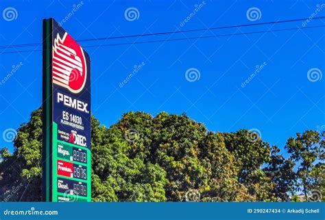 Mexican Pemex Shop Store at Pemex Petrol Gas Station Mexico Stock Photo ...