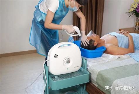 减轻护理人员负担，老人助浴神器——作为科技智能洗浴机器人！ - 知乎