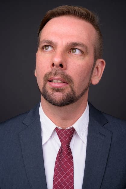 Business Man Headshot 的图像结果