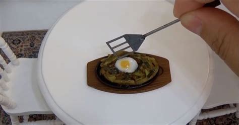 YouTube chef has a quirky hobby of making tiny meals in her miniature ...