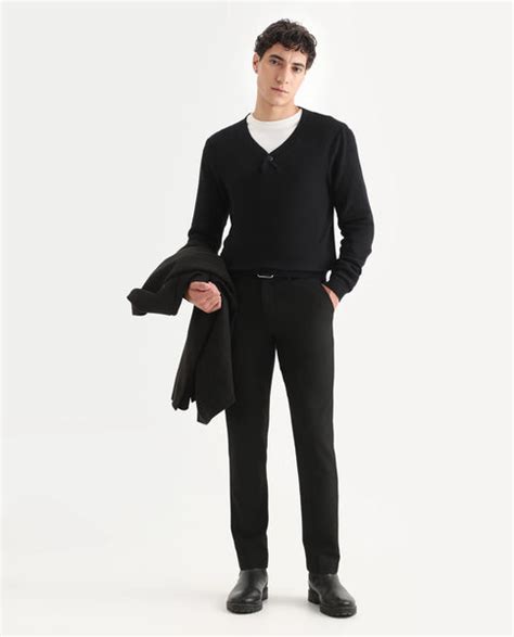 Rare Rabbit Men's Breeze Black Cotton Plain Regular Fit Full Sleeve V-