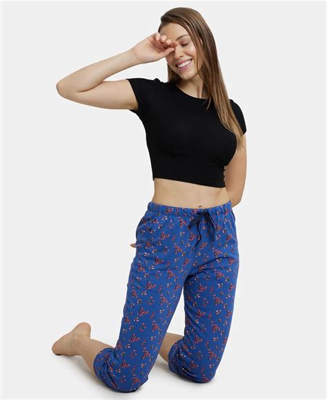 Buy Super Combed Cotton Printed Elastane Slim Fit Capri with Ultrasoft ...