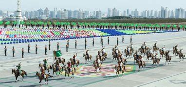 Horse units became the decoration of the parade in honor of the 32nd ...