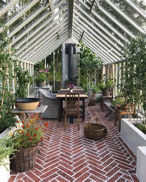 När min vän Micael förklarade att ett växthus förändrar livet så tyckte ...