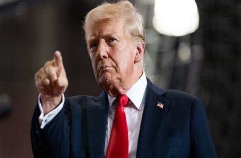 अमेरिका में भारतीय छात्रों के खिलाफ Trump का बड़ा एक्शन! मांगी डिटेल ...