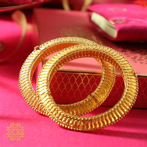Buy Gold Bangle Online | Gold Bangle by Manubhai.
