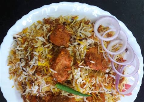 Chicken tikka dum biriyani Recipe by Debomita Chatterjee - Cookpad