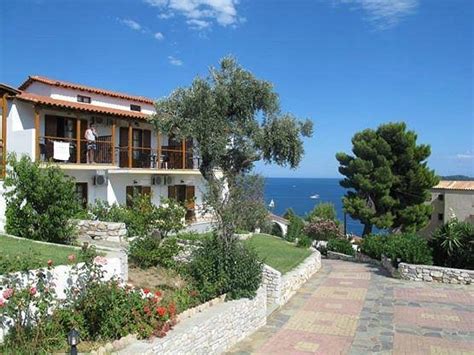 ELENI'S VILLAGE (Skiathos/Skiathos Town) - Apartment Reviews, Photos ...