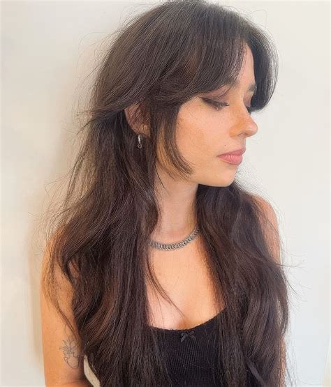 30 Edgy And Trending Long Wolf Cut Ideas - Styleoholic