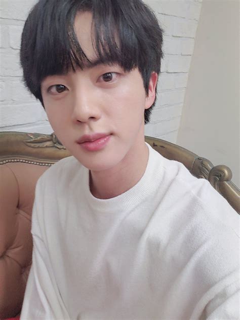 Koreans Reveal How BTS Jin Looks In Real Life After Meeting Him