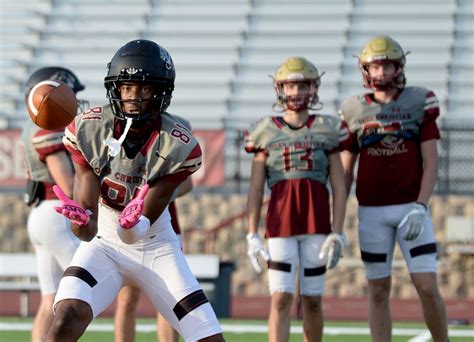 Oaks Christian football team in position for strong finish to regular ...