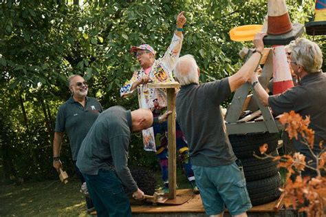 Timmy Mallett backs 'buddy benches' campaign to get men in UK talking