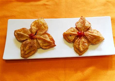 Flower Samosa Recipe by Subha Suresh - Cookpad