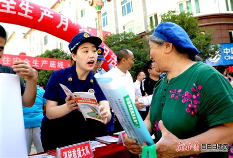 陇南文县开展“安全生产月”宣传咨询日活动 - 国际在线移动版