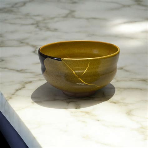 Kintsugi bowl from Seto - Pure Gold Kintsugi