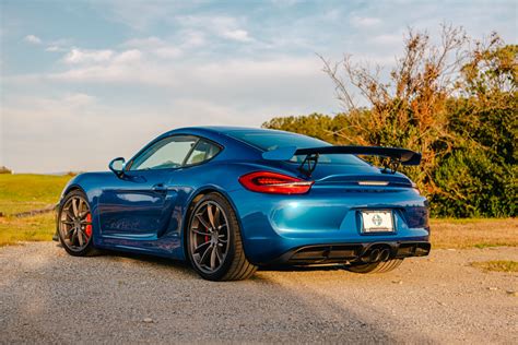 A BLUE STREAK TRIPLE-THREAT: THE 2016 PORSCHE CAYMAN GT4 - Response Motors