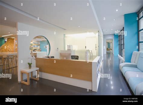 Rezultat imagine pentru Reception Desk Design