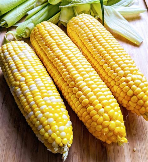 How to Make Corn on the Cob in the Microwave | Recipe | Fresh corn on ...