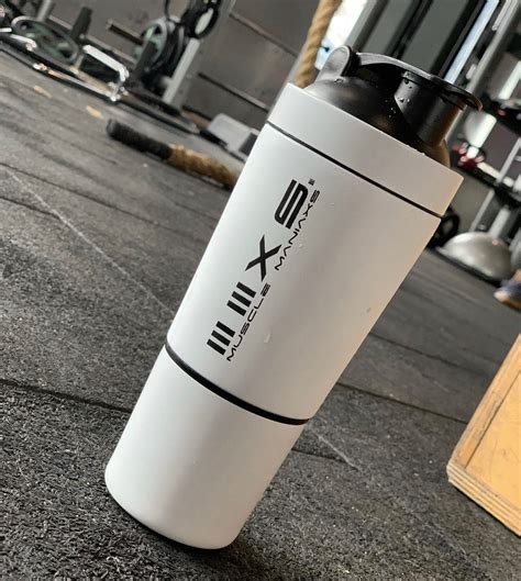 HARD STEEL SHAKER White with compartment – MUSCLE MANIAXS