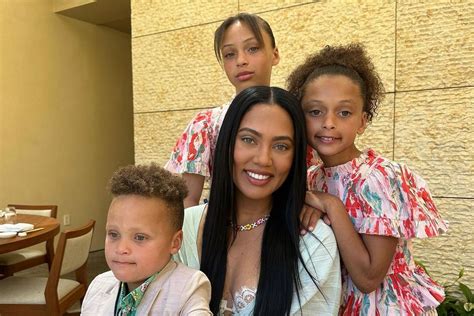 Ayesha Curry Family Ayesha And Stephen Curry On Wanting To Host 'SNL,'