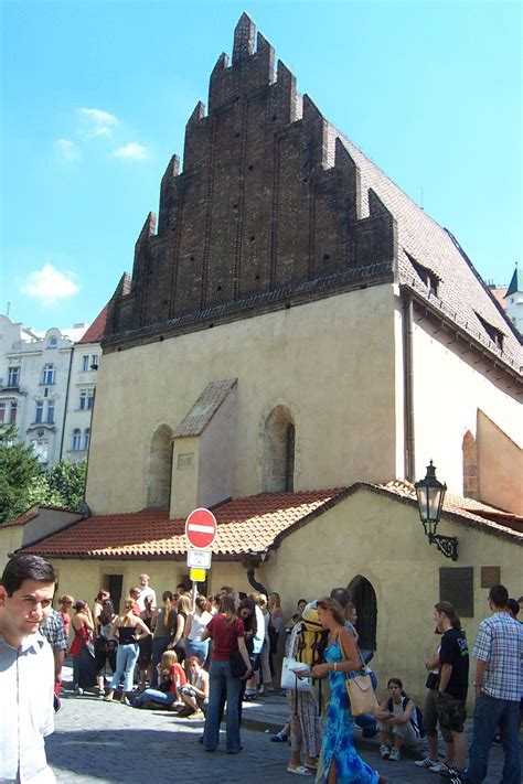 The Old New Synagogue (Czech: Staronová synagoga; German: Altneu ...