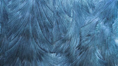 Download A vibrant and modern light grey and blue background ...