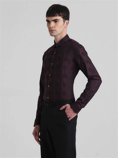 Maroon Dobby Check Full Sleeves Shirt
