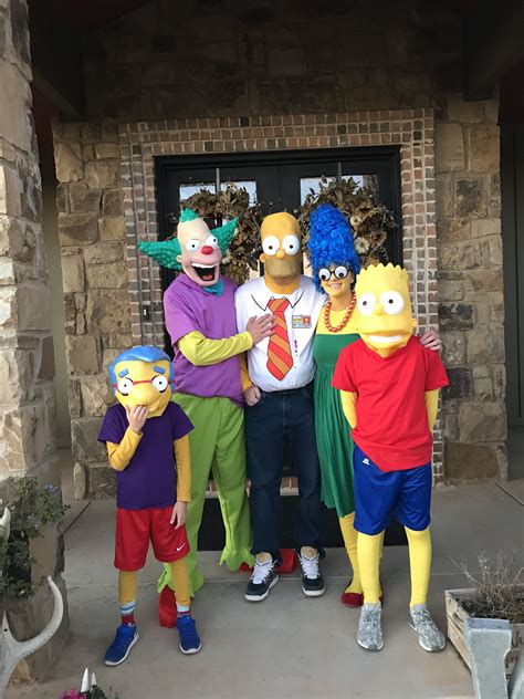 The Simpsons costumes -Everyone has on yellow long-johns except Bart ...