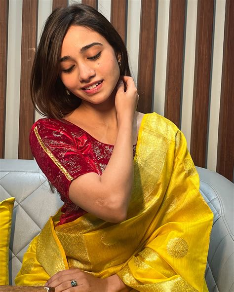 Advi Alaya Red Velvet Blouse with Gold Gota and Stretch Fit – Advi Blouses